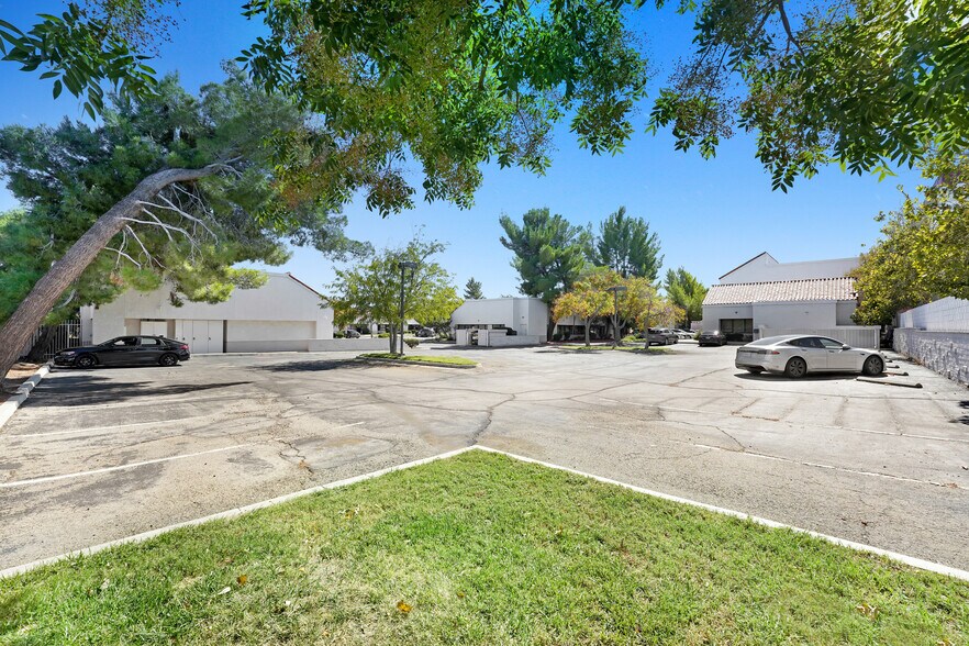 More Photos Of , Palmdale Office For Sale