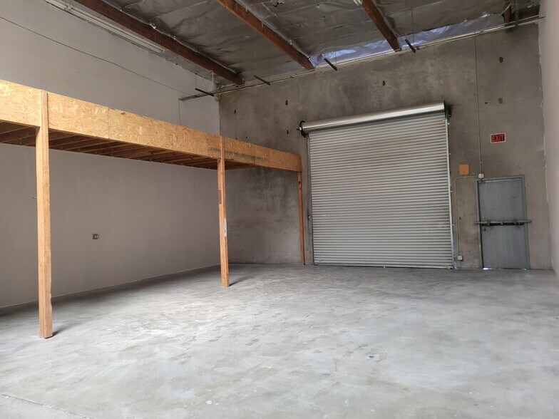 More Photos Of 29885 2nd St, Lake Elsinore Unknown For Lease