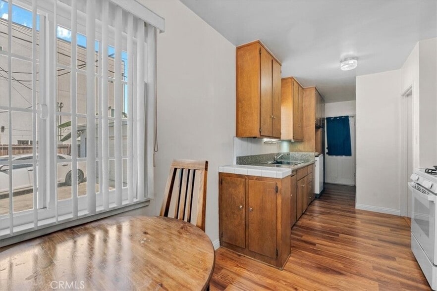 More Photos Of 1901 Hauser Blvd, Los Angeles Apartments For Sale