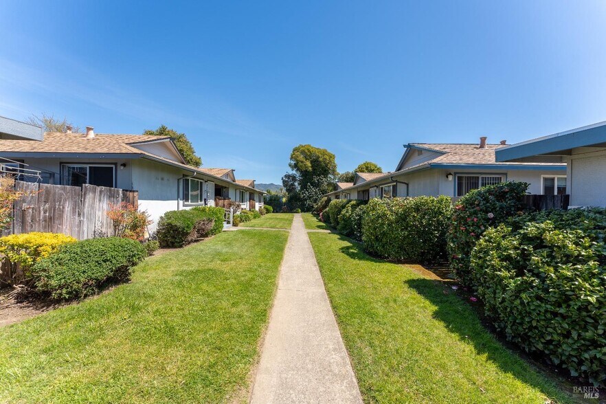 More Photos Of 649 Leslie St, Ukiah Apartments For Sale