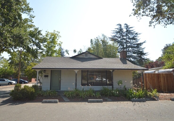 More Photos Of 9625 Elk Grove Florin Rd, Elk Grove Freestanding For Lease