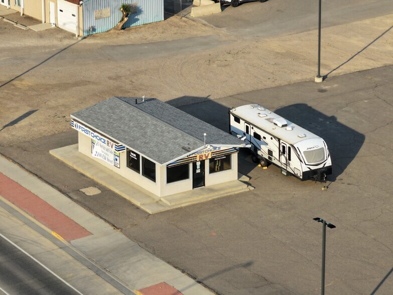More Photos Of 1251 Dewar Dr, Rock Springs Auto Dealership For Sale