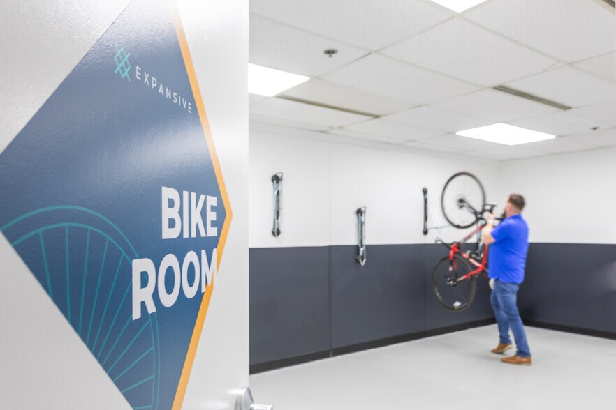 More Photos Of 501 Union St, Nashville Office For Lease