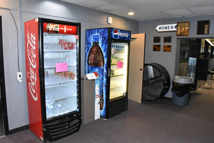 More Photos Of 11712 Hydetown Rd, Titusville Bowling Alley For Sale