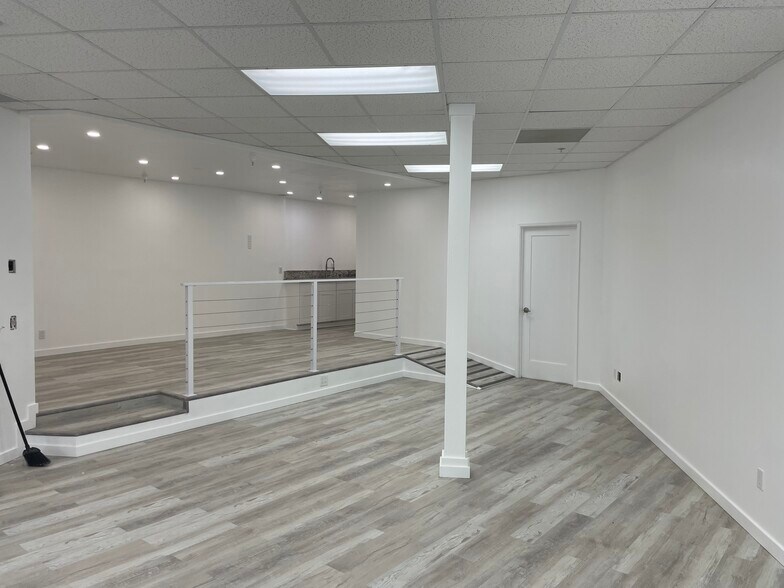 More Photos Of 2725-2727 Shelter Island Dr, San Diego Storefront Retail Office For Lease
