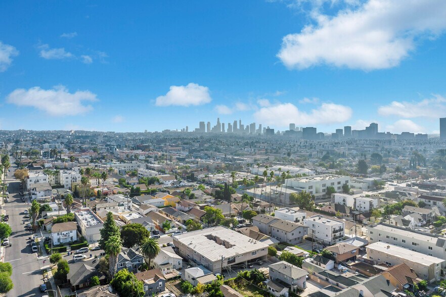 More Photos Of 423 N Harvard Blvd, Los Angeles Apartments For Sale