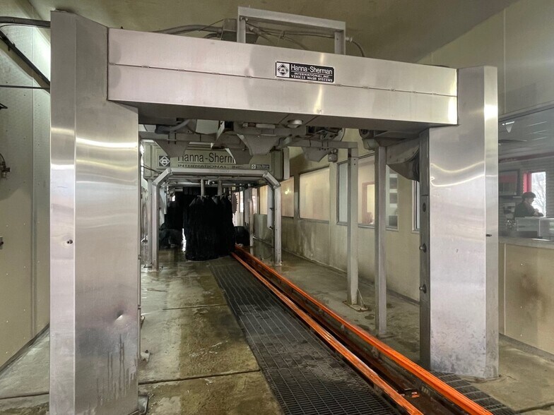 More Photos Of 8990 S Old State Rd, Lewis Center Carwash For Sale