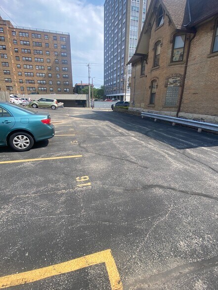 More Photos Of , Milwaukee Multifamily For Sale