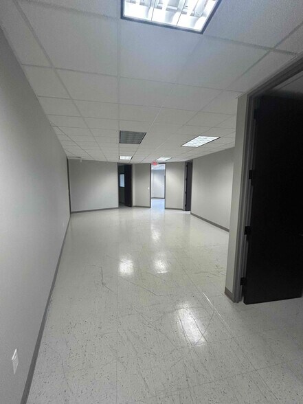 More Photos Of 3626 Kim Dr, Irving Industrial For Lease