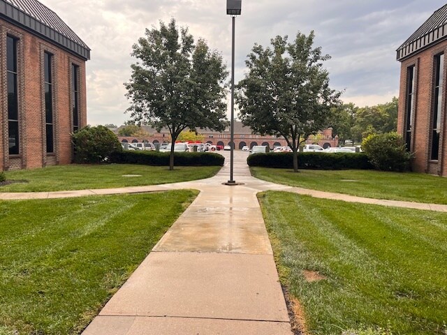 More Photos Of 4121 W 83rd St, Prairie Village Office For Lease