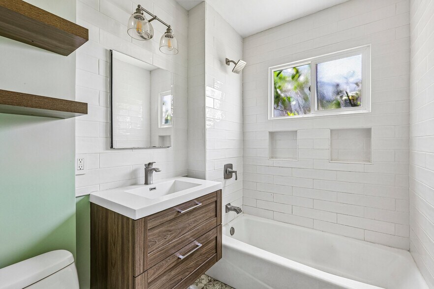 More Photos Of 3378 N Mountain View Dr, San Diego Apartments For Sale