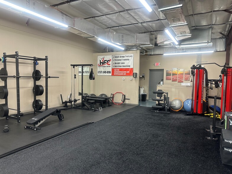 More Photos Of 3750 Limmer Loop, Hutto Storefront Retail Office For Lease