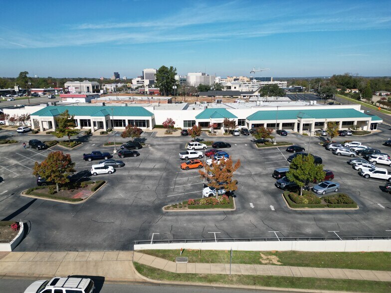 Primary Photo Of 1000 E 5th St, Tyler Healthcare For Sale