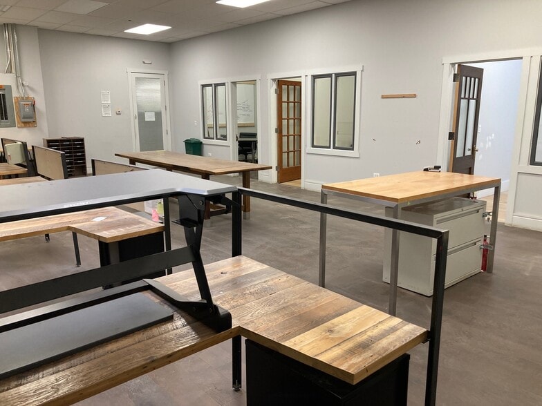 More Photos Of 1245 Hartrey Ave, Evanston Flex For Lease