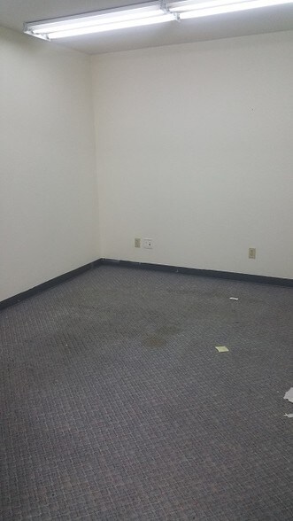 More Photos Of 3008 Chevy Cir, Temple Office For Lease