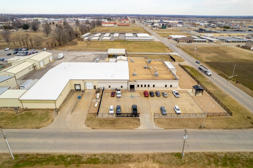 More Photos Of 108 Stallcup Dr, Sikeston General Retail For Sale