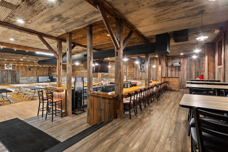 More Photos Of 618-630 W Wisconsin Ave, Appleton Bowling Alley For Sale