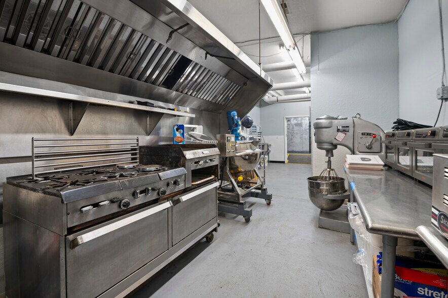 More Photos Of 2810 E Spencer Lake Rd, Shelton General Retail For Sale