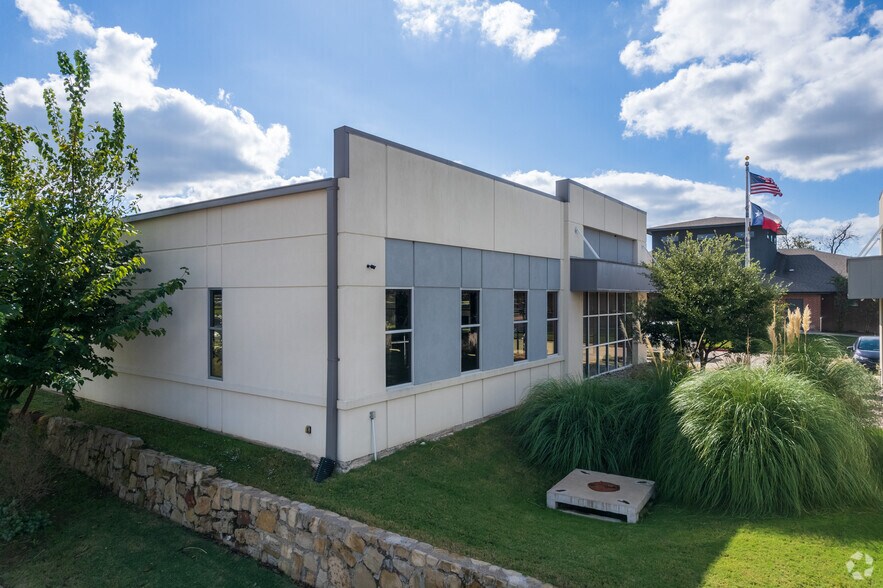 More Photos Of 940 Hilltop Dr, Weatherford Medical For Lease
