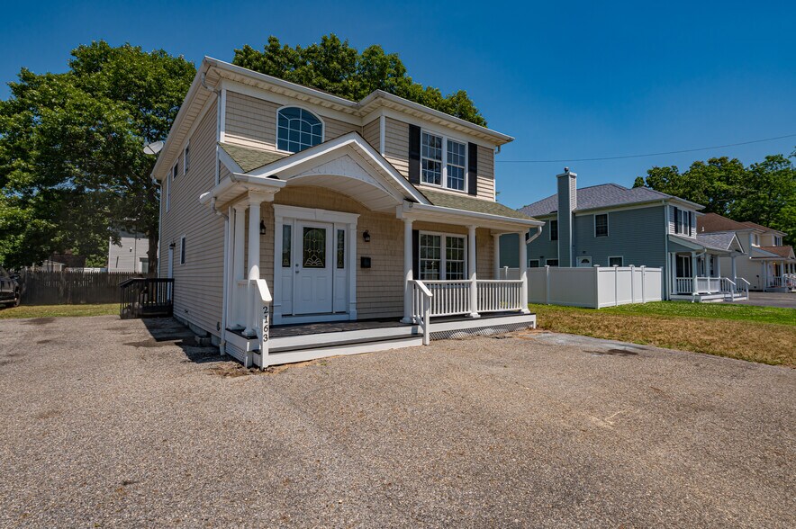 More Photos Of 2163 Sunrise Hwy, Islip Office For Sale