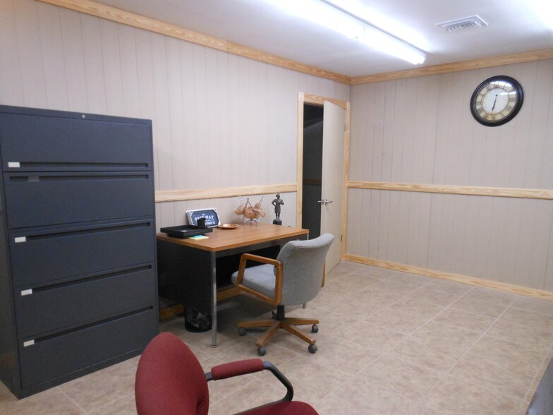 More Photos Of 737 N Magnolia Ave, Ocala Distribution For Sale