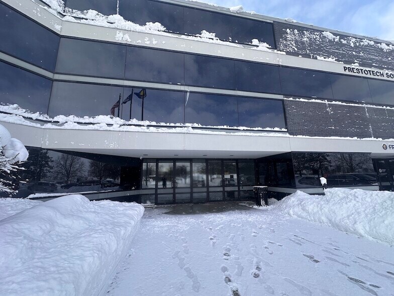 More Photos Of 4595 Broadmoor Ave SE, Grand Rapids Light Manufacturing For Lease