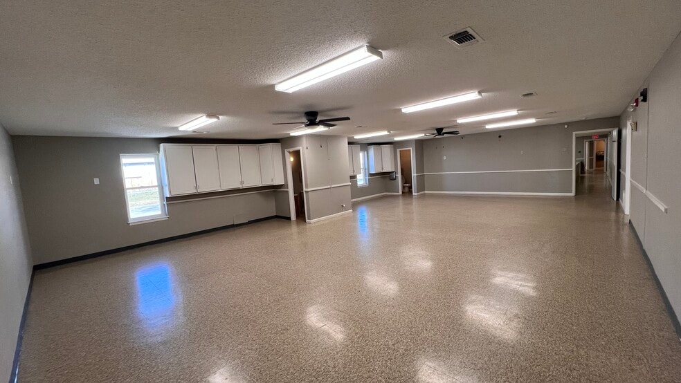 More Photos Of 501 S 1st St, Jacksonville Daycare Center For Lease