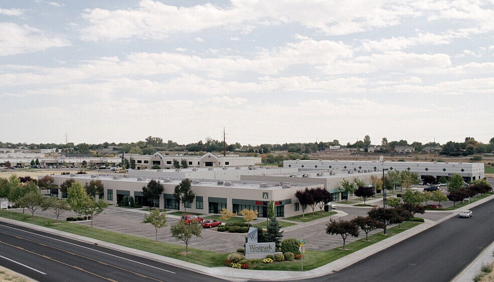 More Photos Of 9925-9939 Emerald St, Boise Flex For Lease