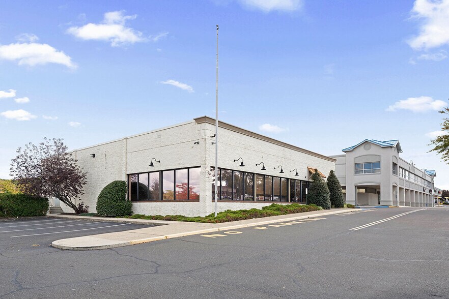 More Photos Of 471 S Oxford Valley Rd, Fairless Hills Unknown For Lease