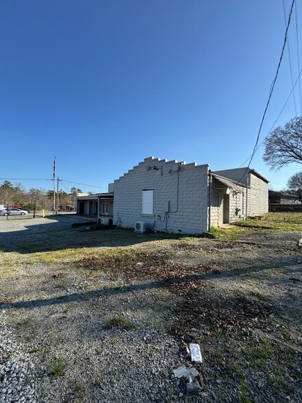 More Photos Of 2735 Huff Dr, Lawrenceville Warehouse For Lease