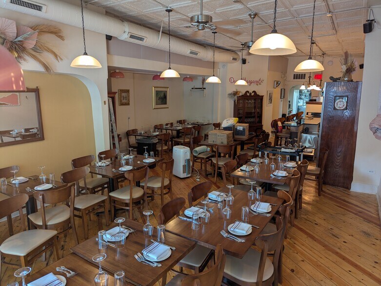 More Photos Of 2965 N Lincoln Ave, Chicago Storefront Retail Residential For Sale