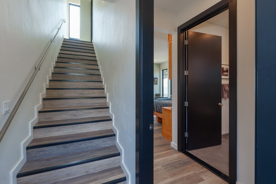 More Photos Of 409 Jackson St, Port Orford Specialty For Sale