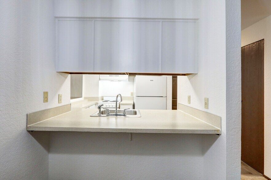 More Photos Of 12607 NE 119th St, Kirkland Apartments For Sale