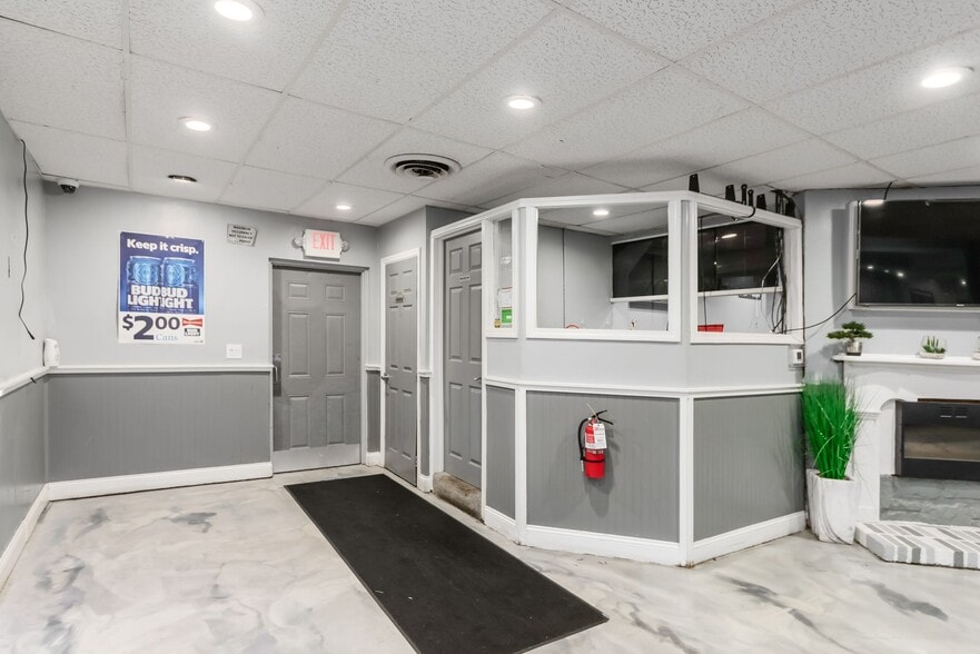 More Photos Of 1662 W Mound St, Columbus Restaurant For Sale