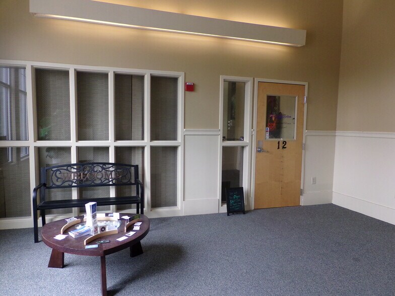 More Photos Of 171 Daniel Webster Hwy, Belmont Storefront Retail Office For Lease
