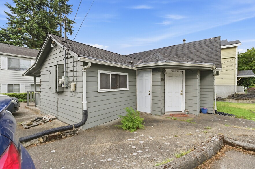 More Photos Of 1527 NE 150th St, Seattle Apartments For Sale
