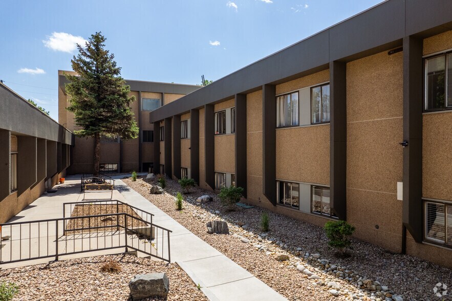 More Photos Of 1360 S Wadsworth Blvd, Lakewood Office For Lease