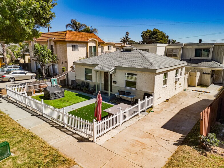 More Photos Of 935 Chalcedony St, San Diego Apartments For Sale