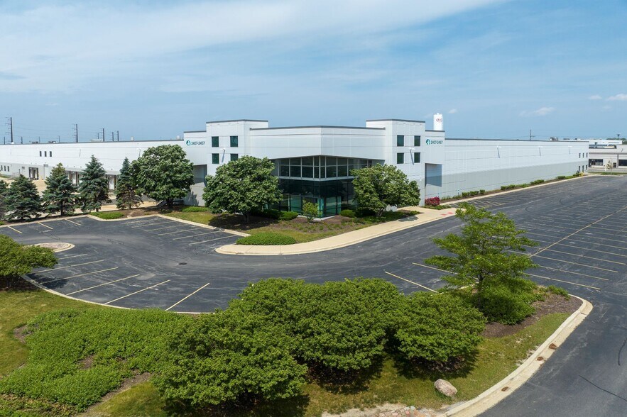 Primary Photo Of 2407-2457 W North Ave, Melrose Park Warehouse For Lease