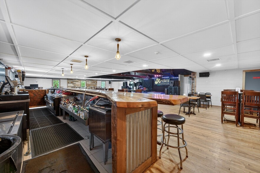 More Photos Of 1121 Route 12, Frenchtown Bar For Sale