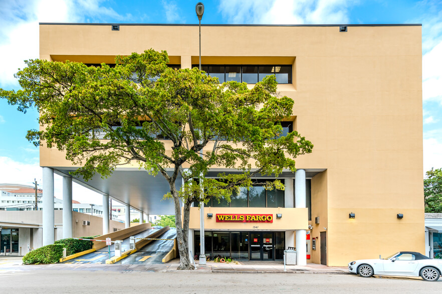 Primary Photo Of 1541 Sunset Dr, Coral Gables Office For Lease