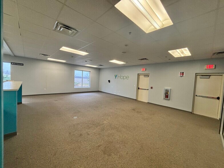 More Photos Of 3252 Ginger Creek Dr, Springfield Storefront Retail Office For Lease