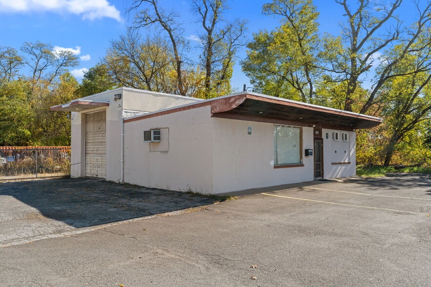 More Photos Of 1510 Haines Rd, Levittown Storefront Retail Office For Sale