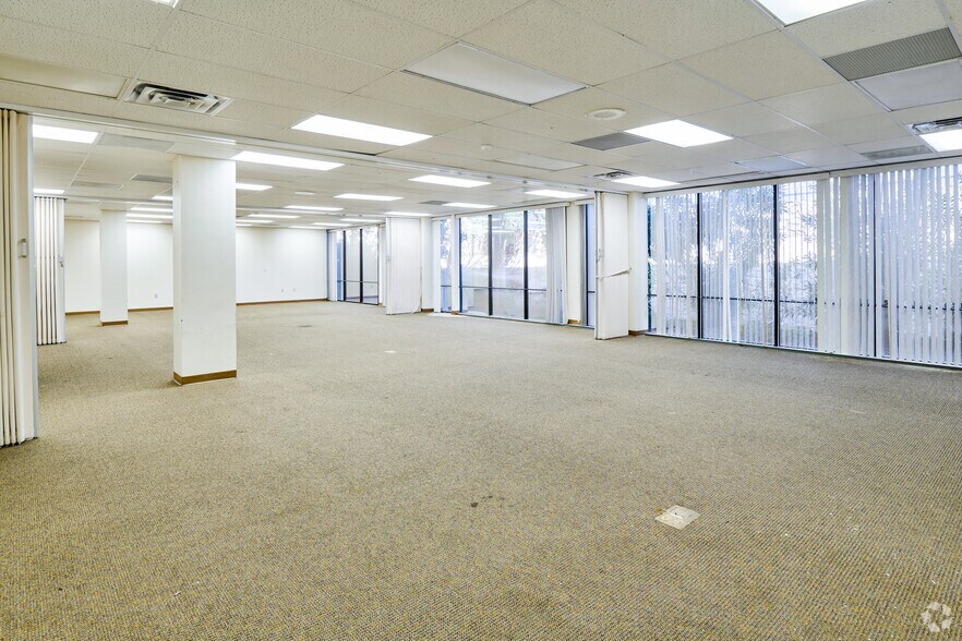 More Photos Of 4171 N Mesa St, El Paso Medical For Lease