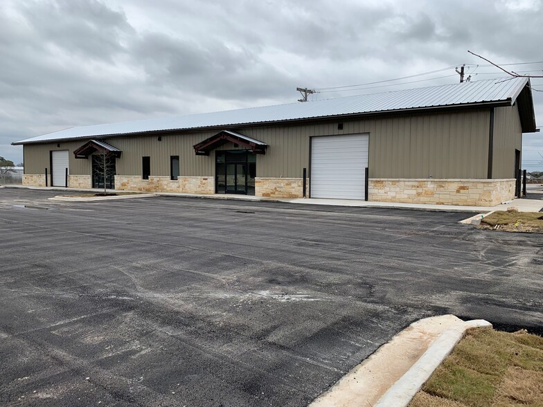 Primary Photo Of 171 Springs Ln, Dripping Springs Warehouse For Lease