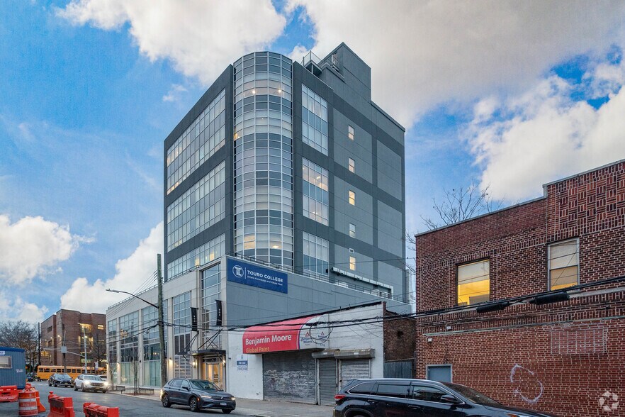 More Photos Of 902 Quentin Rd, Brooklyn Office For Lease