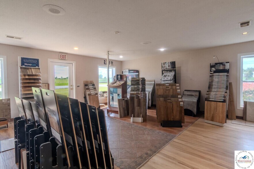 More Photos Of 8559 MO-13, Clinton Flex For Sale