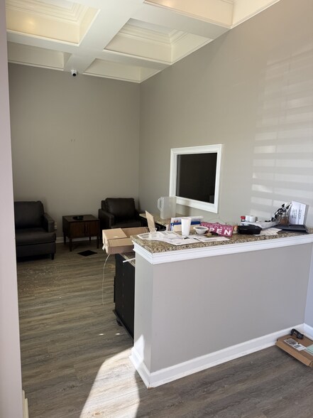 More Photos Of 2850 Interstate 55, Marion Freestanding For Lease