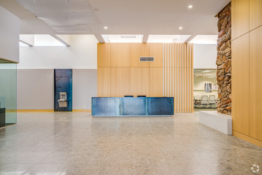 More Photos Of 3003 N Central Ave, Phoenix Office For Lease