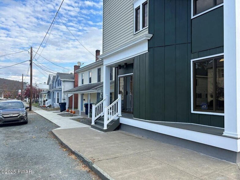 More Photos Of 300 Keystone St, Hawley Office Residential For Sale